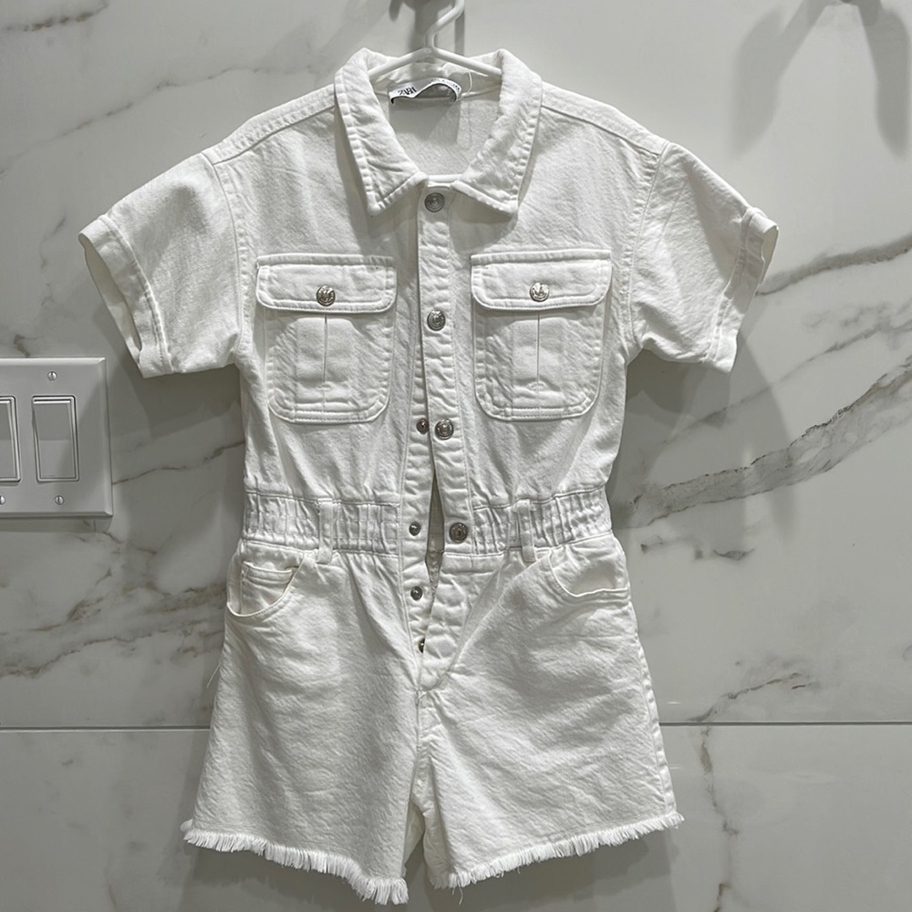 ZARA - EUC GIRL’S SIZE 7 DENIM ROMPER